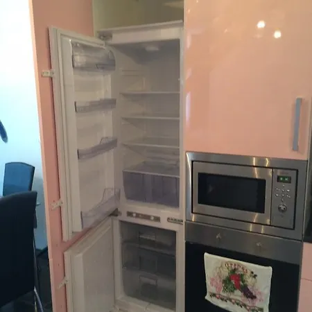 Global Ville Penthouse 아파트 써니비치